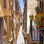 Agata E Rosalia 2 Bedroom Flat At The Quattro Canti