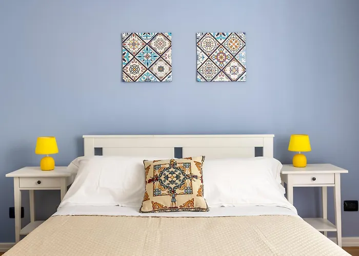 Agata E Rosalia 2 Bedroom Flat At The Quattro Canti